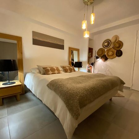 Le Jardin Cache Apartment Sanary-sur-Mer Bagian luar foto